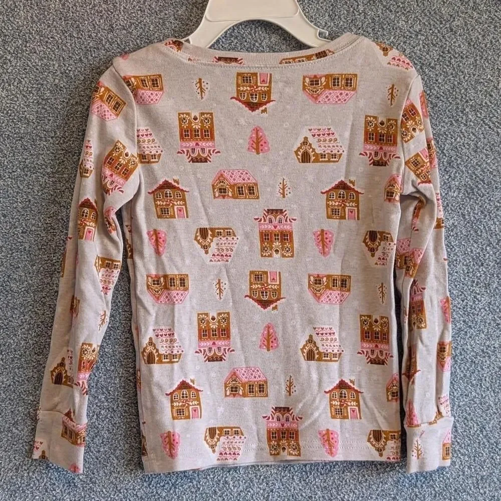 Old Navy Girls Size 5T Gray Pink Gingerbread Village Long Sleeve Cotton Pajamas
